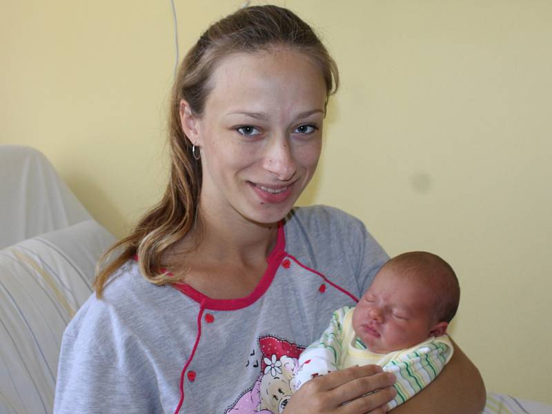 Eliška Drábová a Zbyněk Kölbl se 13. srpna v 2.55 stali rodiči malé Elišky. Na svět přišla s váhou 3,60 kilogramu a mírou 50 centimetrů. Doma v Týnci nad Sázavou má sestřičku Nelly (2).