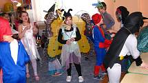 Středeční karnevalový pohádkový rej ve školní družině.