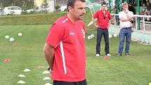 Michal Petrouš, trenér Slavie Praha, trénoval díky projektu Gambrinus Kopeme za fotbal, SK Olbramovice. 