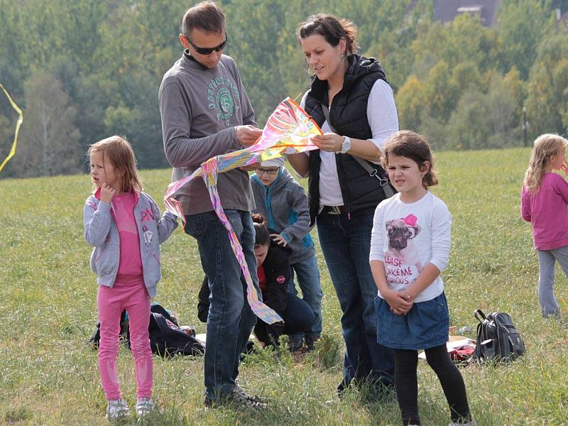 Při votickém dětském pouštění draků se vyřádili i rodiče.