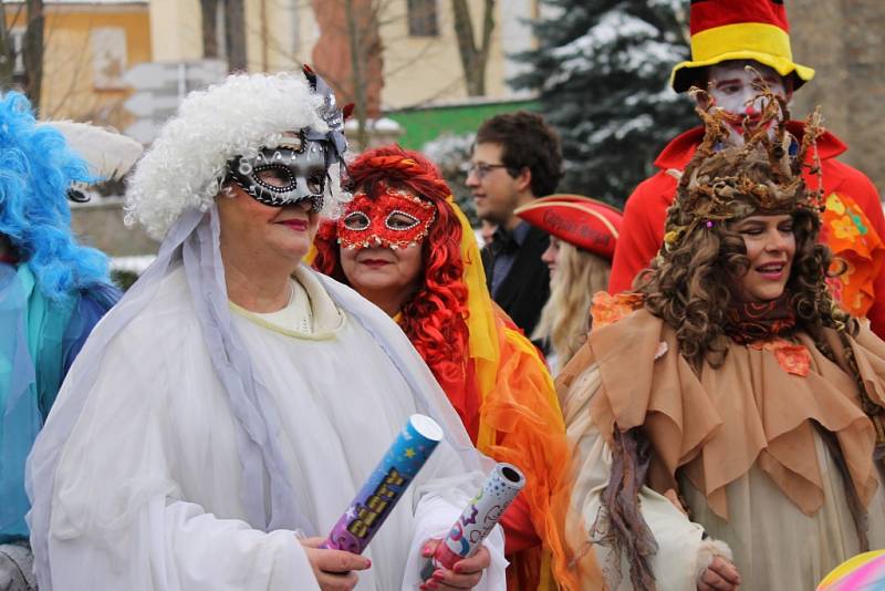 Masopustní rej oživil ulice Čechtic