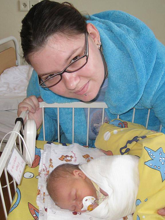 Novopečená maminka, Martina Melníková, se už teď nemůže dočkat, až ukáže svého potomka doma v Benešově. Kamilka (2,8 kg, 50 cm) se narodila 5. ledna v půl třetí ráno.
