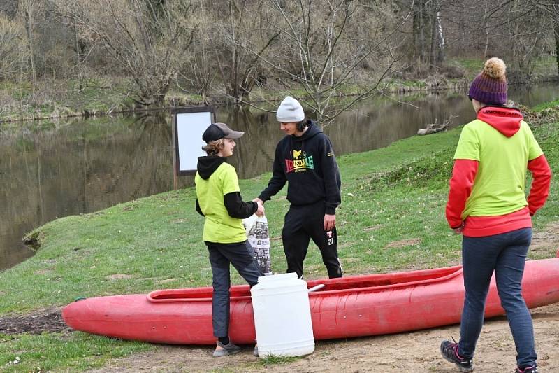 Z 16. ročníku úklidové akce s názvem Čistá řeka Sázava.