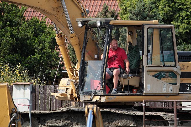 Pivovarský rybník v Louňovicích pod Blaníkem.