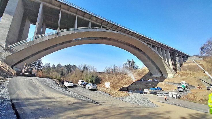 Rekonstrukce mostu Šmejkalka na 24 km dálnice D1.