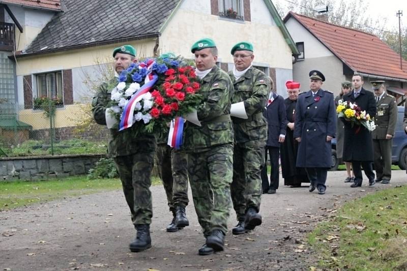 Ve Vlkovci mají od úterý 11. listopadu 2014 pomník padlým v první světové válce.