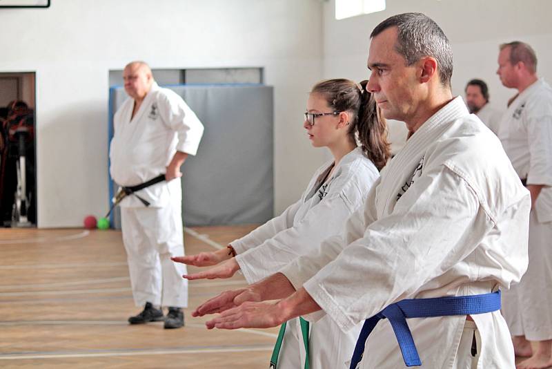 Ze zkoušek karatistického oddílu Sanchin Dojo.