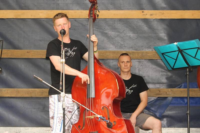 Ševcovský staročeský jarmark nabídl návštěvníkům zábavu, hry, muziku i různorodou nabídku stánkařů a řemeslníků.