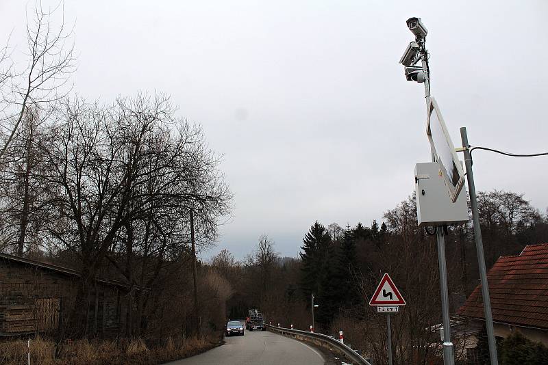 Radar na měření rychlosti v Dojetřicích, místní části města Sázavy.