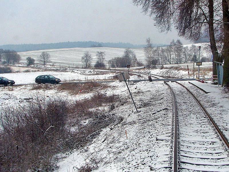 Strojvedoucího bude o spuštění závor na voračickém přejezdu informovat světělné návěstidlo - přejezdník.