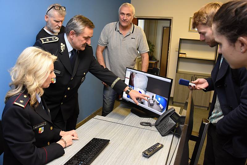 Pol Point. Nový projekt kontaktních míst Policie ČR představil středočeský policejní ředitel Václav Kučera.