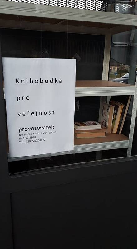 Nová Knihobudka ve Voticích.