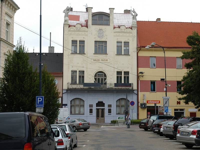 Muzeum umění a designu na Malém náměstí v Benešově.