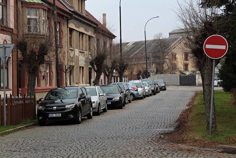 Silnice v této části Husova náměstí v Benešově bude zaslepena a stane se součástí náměstí.