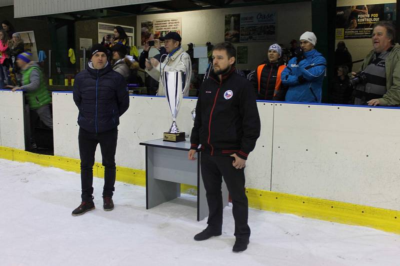 Finále krajské ligy v ledním hokeji: Černošice - Benešov