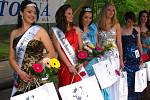 Druhá Vicemiss hasička Středočeského kraje 2015 Tereza Lhotková – finále na pódiu amfiteátru v konopišťském parku v sobotu 23. května.