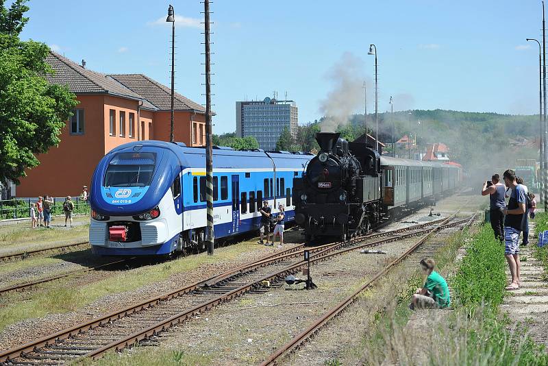 Lokomotivy potěšili ve Vlašimi milovníky vlaků. Zájemci si je prohlédli zvenku i zevnitř.