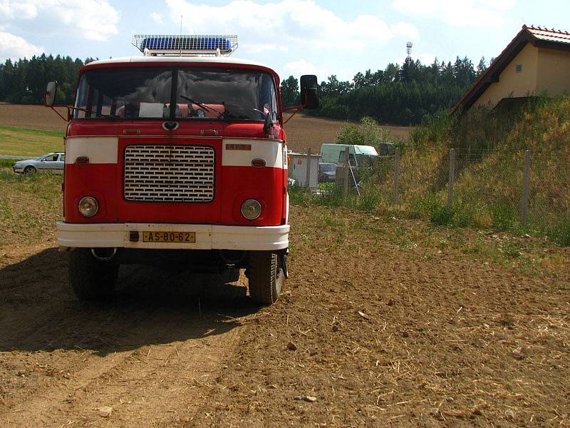 Likvidace požáru lesa u Voračic v úterý 4. srpna po 15. hodině.