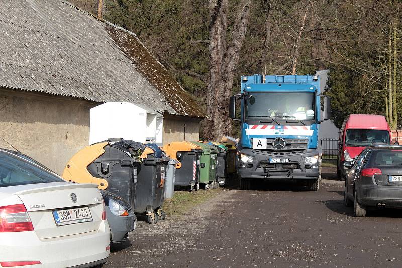 Situace s platbami za odpad je v Nespekách na pováženou. V obci žije trvale 755 lidí, ale v létě skoro třikrát tolik.