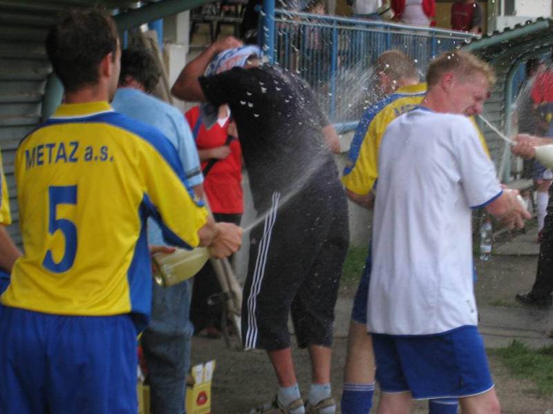 Ze zápasu Týnec nad Sázavou – FC Jílové