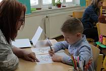 Ze zápisu dětí do první třídy v Základní škole Jiráskova v Benešově.