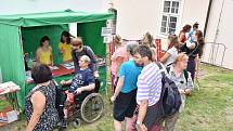 Výtěžek letošního festivalu CihlaFest půjde na opravu střechy Fary.