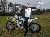 Libor Podmol, nejlepší český freestylový motokrosař ukazuje novou motorku.