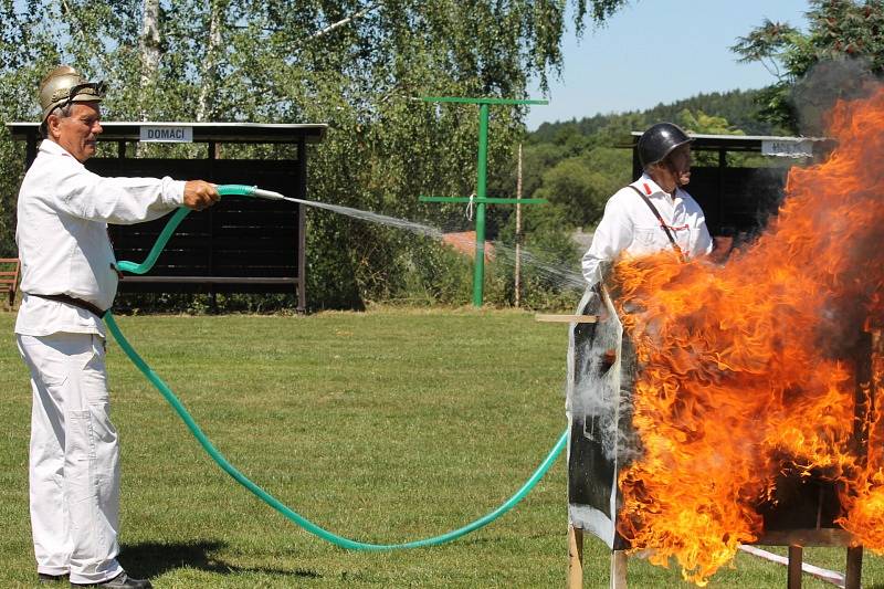 Oslavy sto čtyřiceti let Sboru dobrovolných hasičů Kamberk.