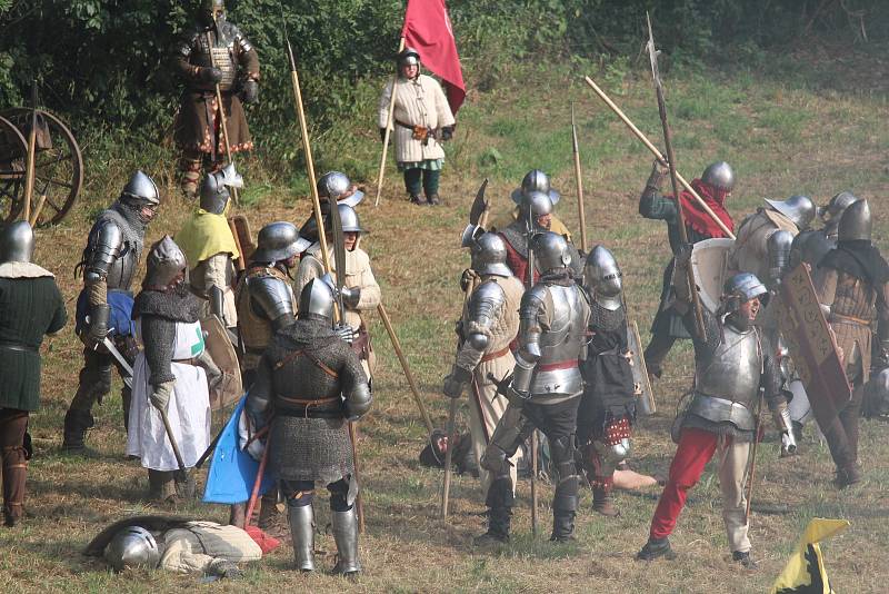 V Mrači se odehrála středověká bitva.