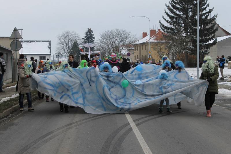 Masopustní rej oživil ulice Čechtic