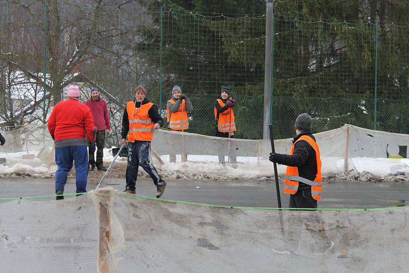 Ve Smikově se hrál Bandy hokej