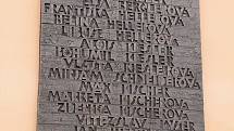 V Přistoupimi odhalili pamětní desku obětem holocaustu