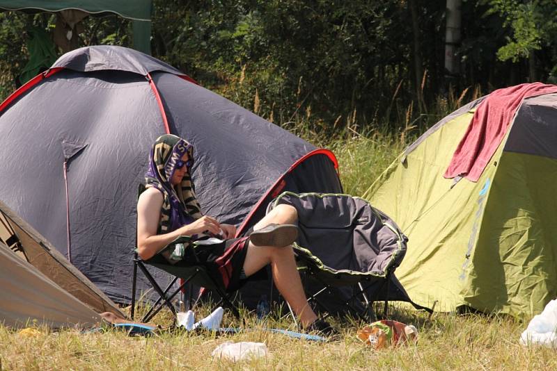 Elektronická hudba bude znít po celý víkend Táborskými kasárnami v Benešově.