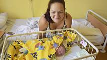 Malá Nela se narodila Pavlíně a Zdeňkovi Bauerovým 21. června v 5.10. Při narození měla 4 030 gramů a 51 centimetrů. Doma v Bělicích se ji už nemohou dočkat sestřičky Vanesa (8) a Sofie (4).