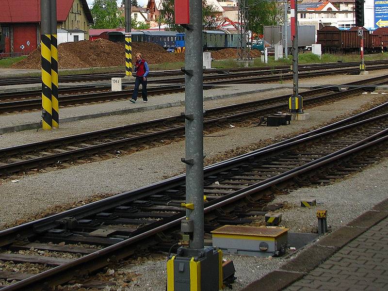 Benešovská promenáda na kolejích.