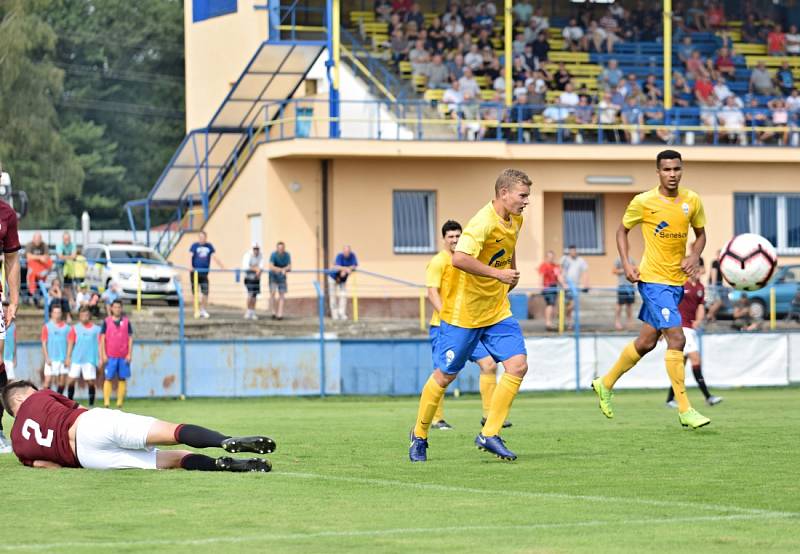 FORTUNA:ČFL a svátek v Benešově, který hostil béčko Sparty. Prohrál na penalty.