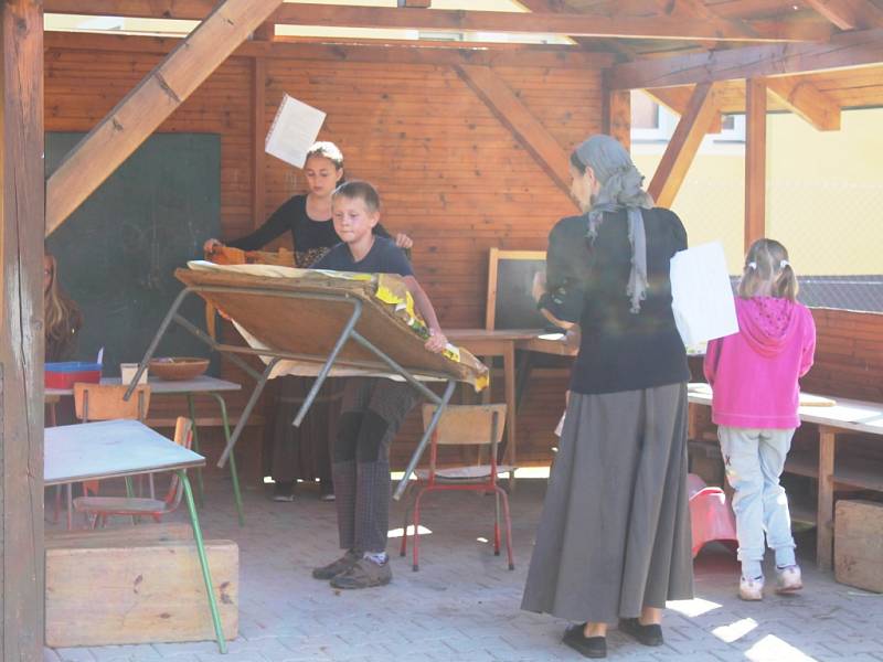 Z návštěvy Církevní základní a mateřské školy Archa v Petroupimi na Benešovsku.
