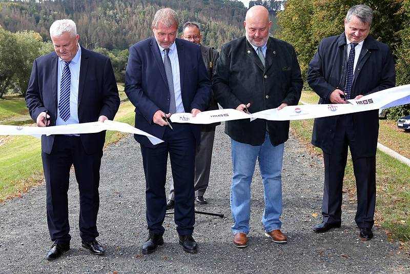 Akce se zúčastnil ministr zemědělství Miroslav Toman, generální ředitel s. p. Povodí Vltavy Petr Kubala a starosta města Sázavy Ivan Koldcsiter.