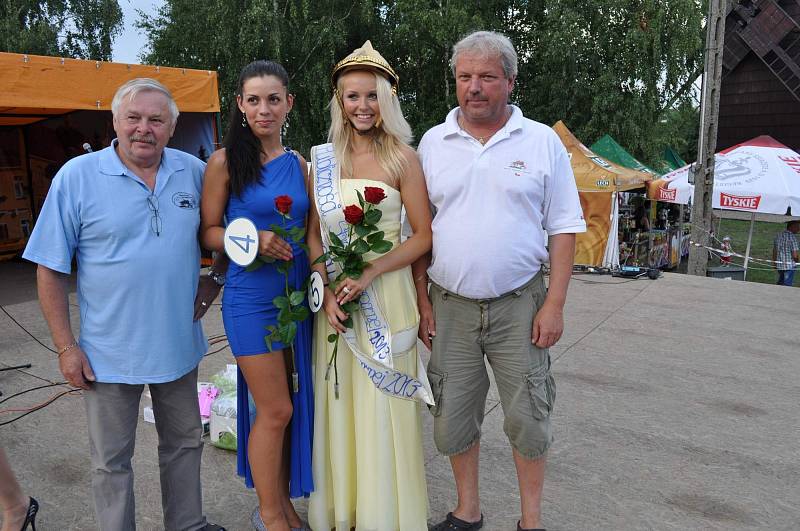 Hasičky Markéta Járková a Martina Papíková v Polsku reprezentovaly Benešovsko při soutěži o titul evropské Miss.