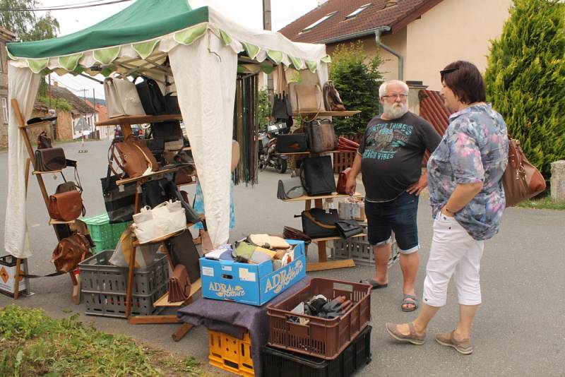 Ševcovský staročeský jarmark nabídl návštěvníkům zábavu, hry, muziku i různorodou nabídku stánkařů a řemeslníků.