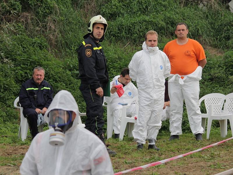 Taktické cvičení složek Integrovaného záchranného systému a štábu krizového řízení "Ptačí chřipka 2014".