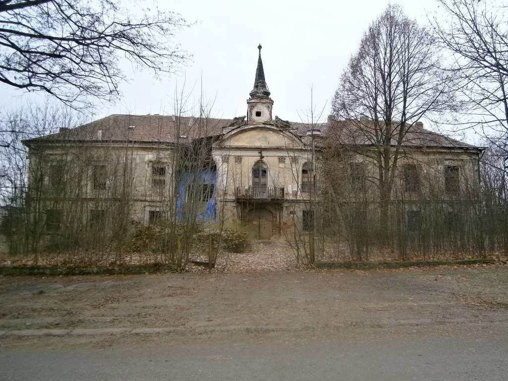 Zchátralý zámek se možná dočká renovace - Benešovský deník