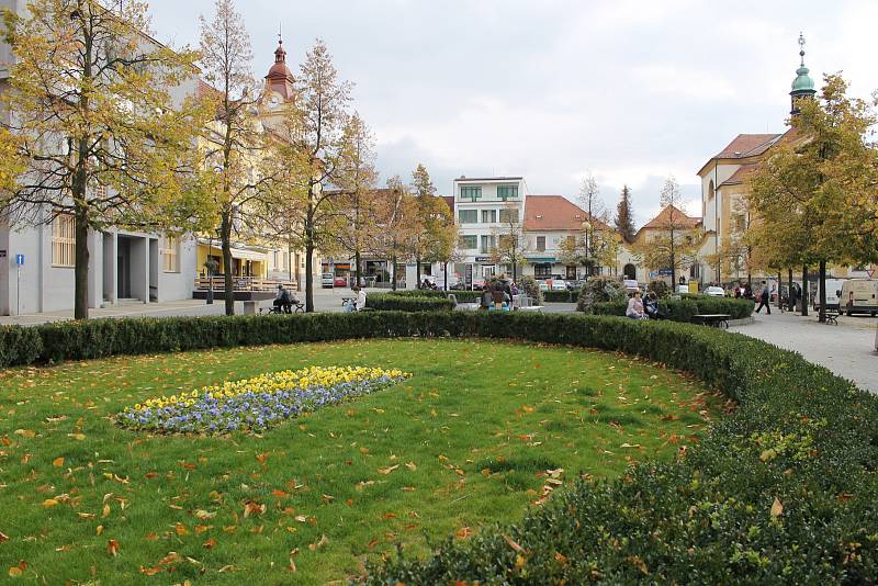 Masarykovo náměstí v Benešově, říjen 2017.