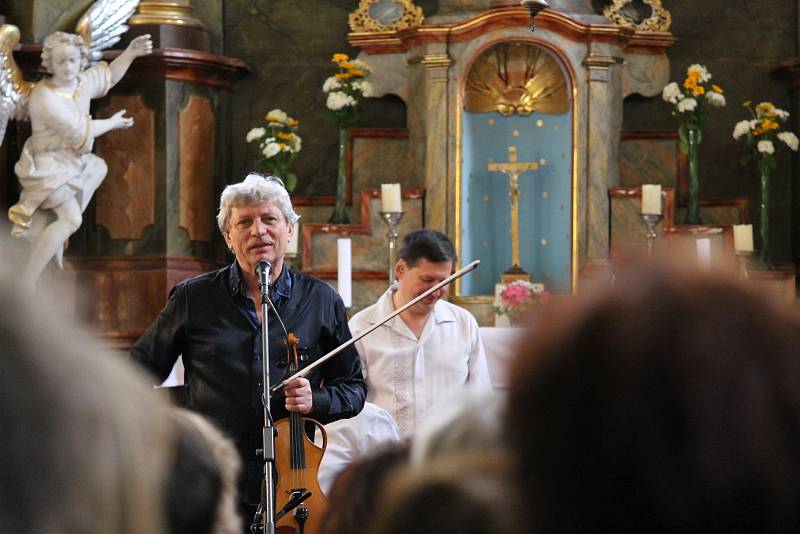 Koncert Hradišťanu a Jiřího Pavlici zahájil Načeradecké hudební léto.