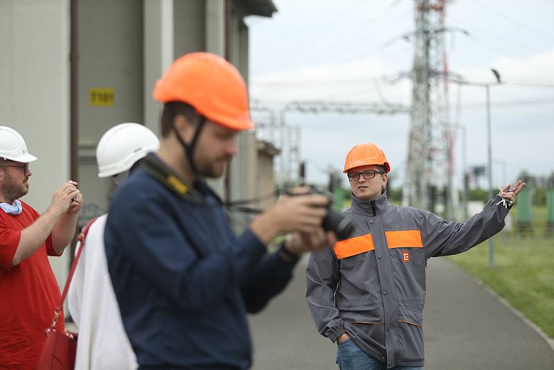 Tisková konference ČEZ Distribuce se v transformovně v Řeporyjích konala ve čtvrtek 18. června. Akci jsme navštívili s redakčním objektivem.