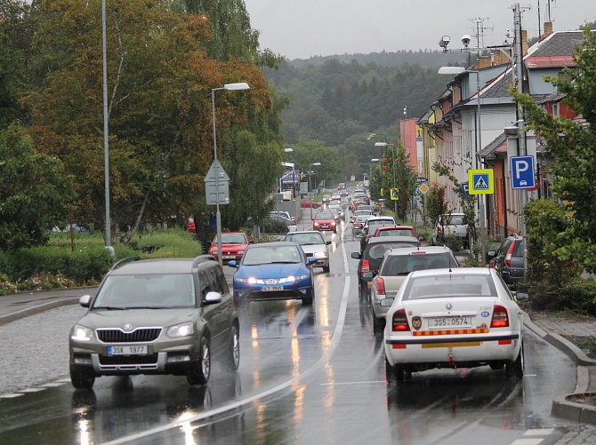 Benešovská Čechova ulice je 7. srpna pod dozorem radarů. Za dva měsíce přístroje načapaly 1586 řidičů.