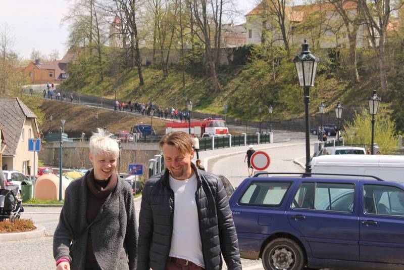 Májové slavnosti ve Vlašimi navštívila se svým vystoupením i zpěvačka Helena Vondráčková či zpěvák Janek Ledecký. Město Vlašim nabídlo na prvního máje příchozím doopravdy různorodý a bohatý program.