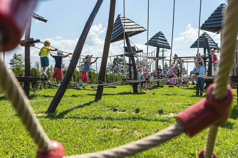 Farmapark Soběhrdy nabízí přímý kontakt se zvířátky i různorodé atrakce.