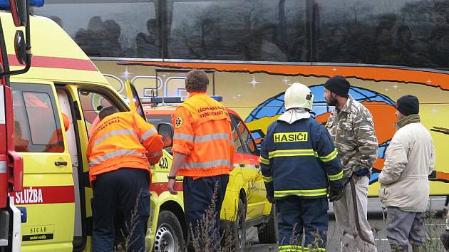 Nehoda částečně blokovala provoz na I/3.