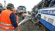 Ke srážce vlaku s autobusem došlo u Struhařova na Benešovsku v neděli 14. června.